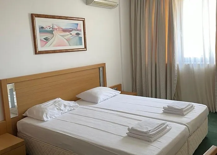 Private Ravda-emerald Ravda